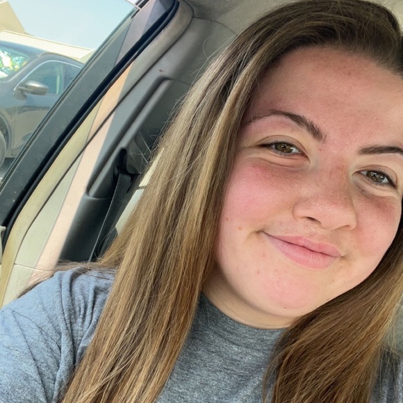 Meet your Posher, Danielle - Picture 1 of 1